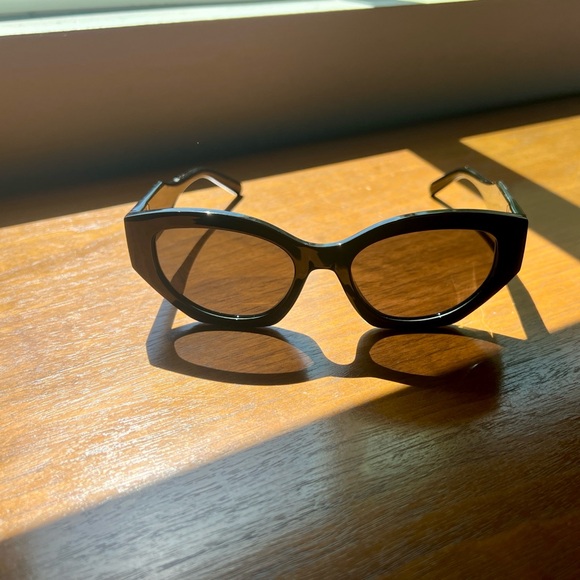 Z Supply Accessories - Z SUPPLY Love Sick Polarized Sunglasses